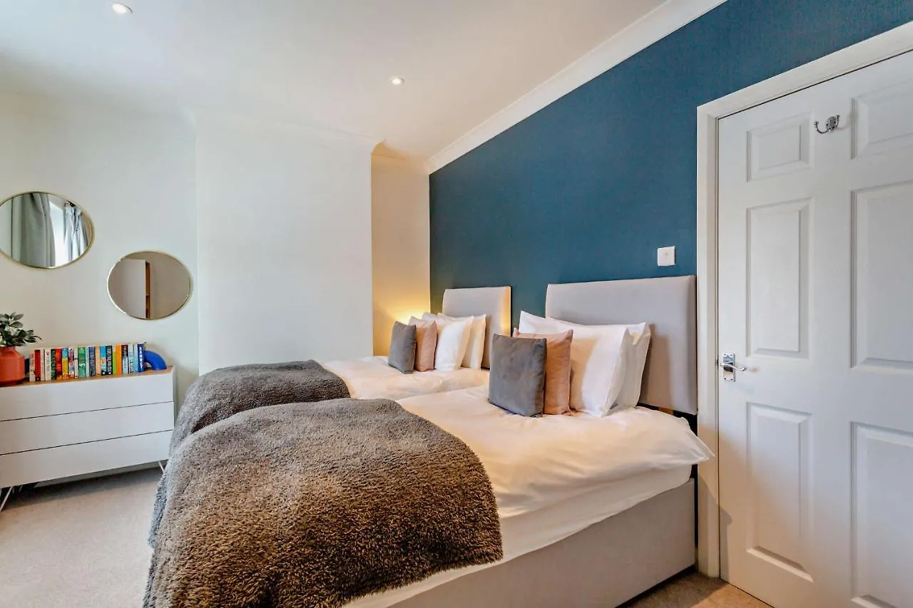 بيت للعطل 3-Bedroom Home With Free Parking&Flexible Bed Configuration هاروغايت المملكة المتحدة
