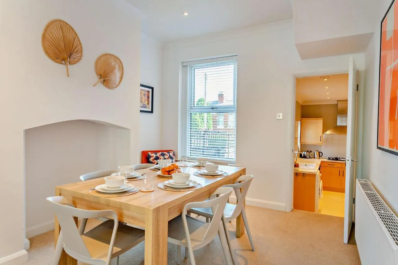 بيت للعطل 3-Bedroom Home With Free Parking&Flexible Bed Configuration هاروغايت