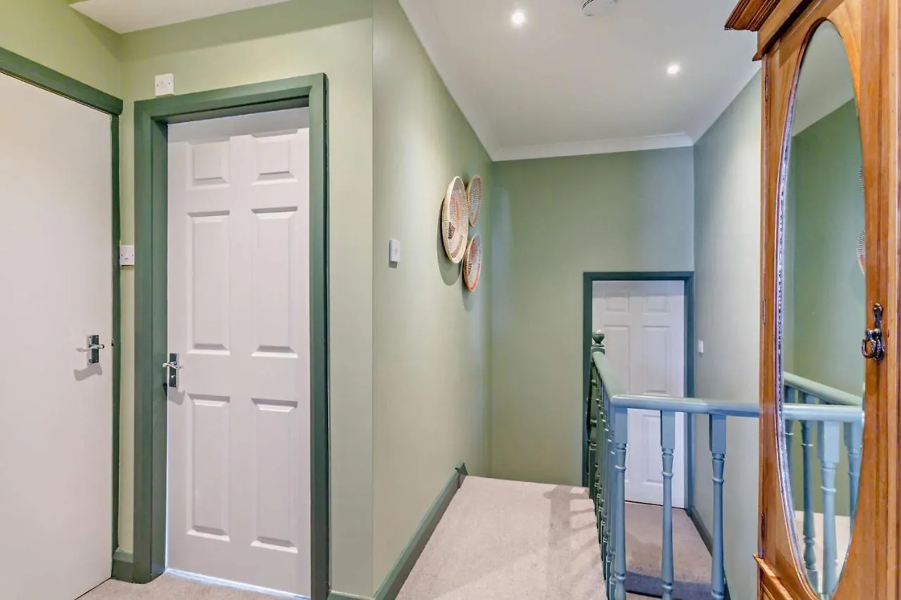 بيت للعطل 3-Bedroom Home With Free Parking&Flexible Bed Configuration هاروغايت